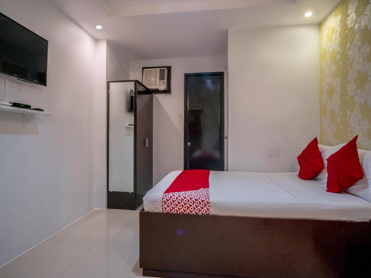 Oyo 697 Obrero Suites Davao City Exterior foto