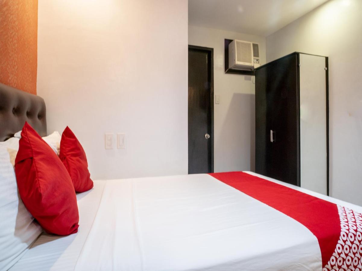 Oyo 697 Obrero Suites Davao City Exterior foto
